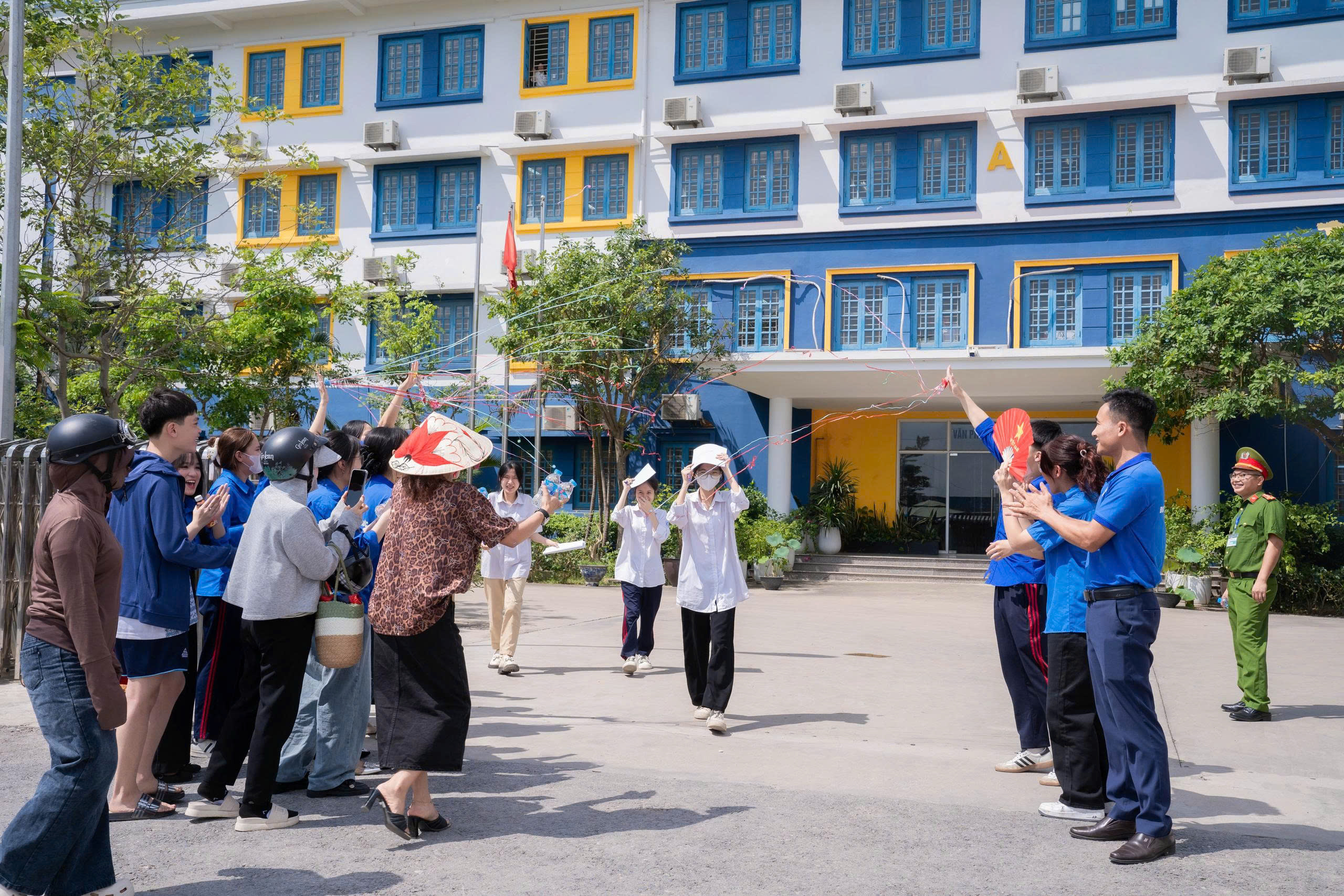 Kỳ Thi Tốt Nghiệp THPT 2025: Trường Hồng Đức Đồng Hành Cùng Sĩ Tử